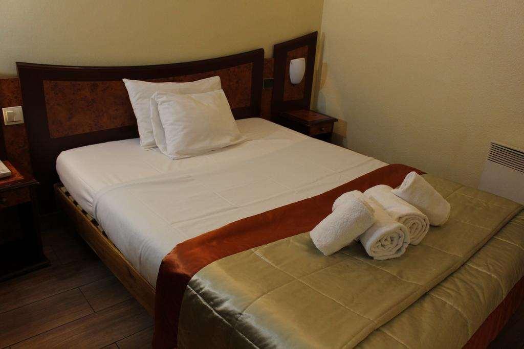 Eurohotel Paris Nord Сен-Дени Номер фото